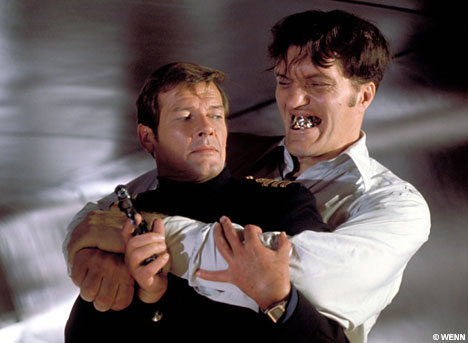 MooreJawsWENN_468x343 Jaws