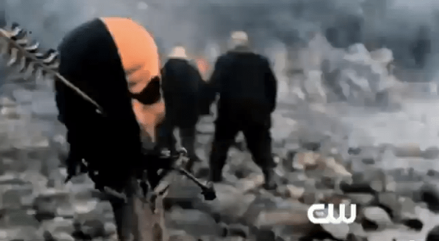 2390868-screen_shot_2012_06_07_at_6.18.56_am Green Arrow Deathstroke