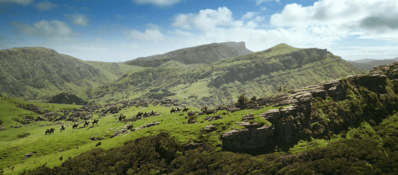 It's sweeping images like this that help sell Middle-Earth to the audience