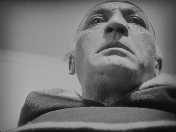 The.Passion.of.Joan.of.Arc.1928.720p.BluRay.x264-GABE.mkv_snapshot_00.44.55_[2013.12.01_19.53.26]