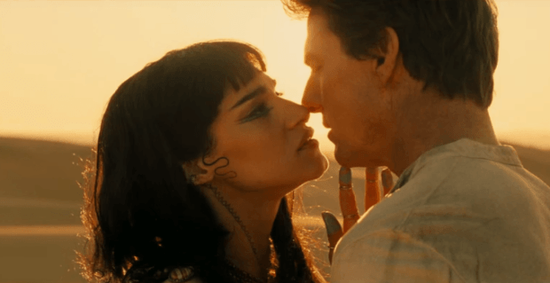 tom-cruise-and-sofia-boutella