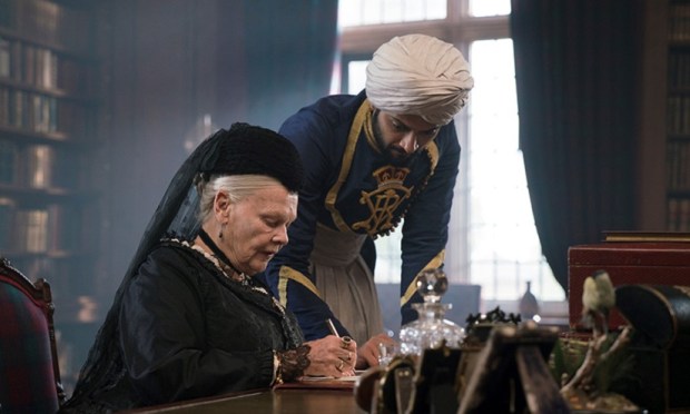 victoria-and-abdul-screengrab